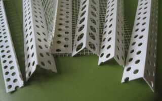 Как сделать ровные углы шпаклевкой с помощью малярных уголков