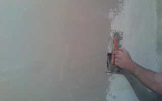 Нужно ли шпаклевать стены перед поклейкой обоев и как это делать правильно