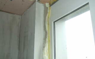 Чем зашпаклевать монтажную пену?