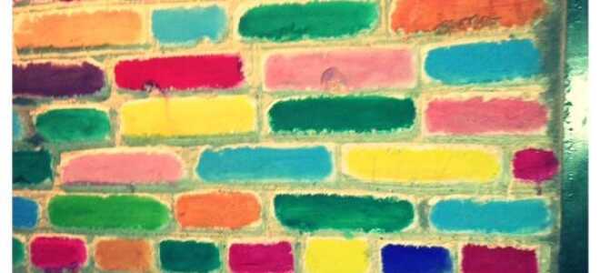 Как покрасить кирпичную стену: делаем по технологии