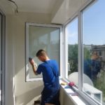 обезжиривание окна перед нанесением герметика для окон