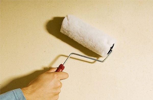 Нанесение грунтовки глубокого проникновения