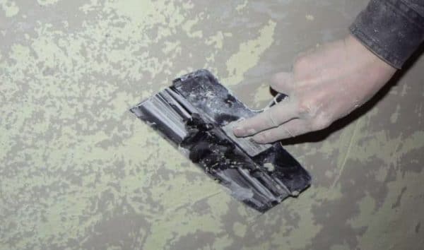 Снятие старой декоративной штукатурки