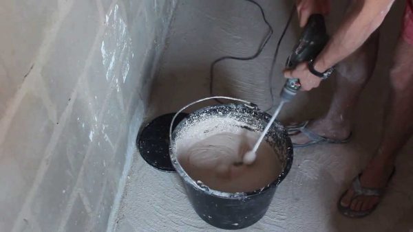 Замешивание звукоизоляционной смеси