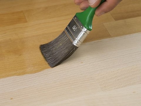 Нанесение краски кистью Нанесение краски кистью