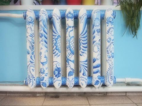 Покраска способна полностью изменить внешний вид старых батарей