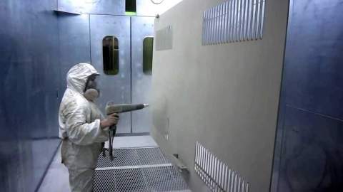Процесса нанесения полимерной краски на металлическую поверхность